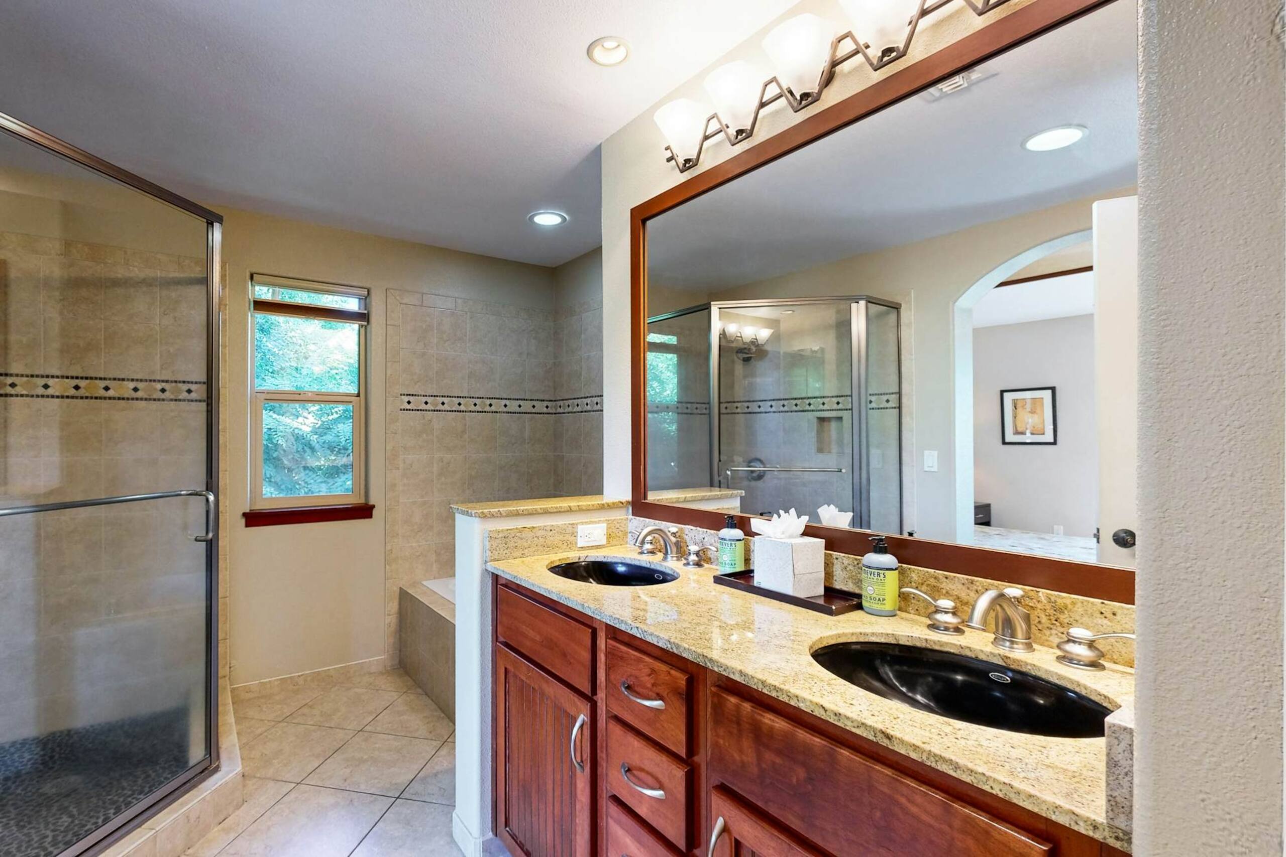Condo in Waimea · ★4.43 · 3 bedrooms · 4 beds · 2 private baths - Image 12