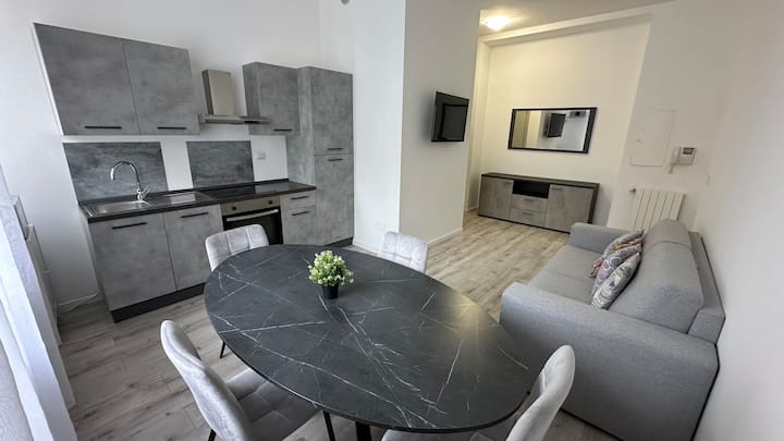 Elegant House In Milan - Milano