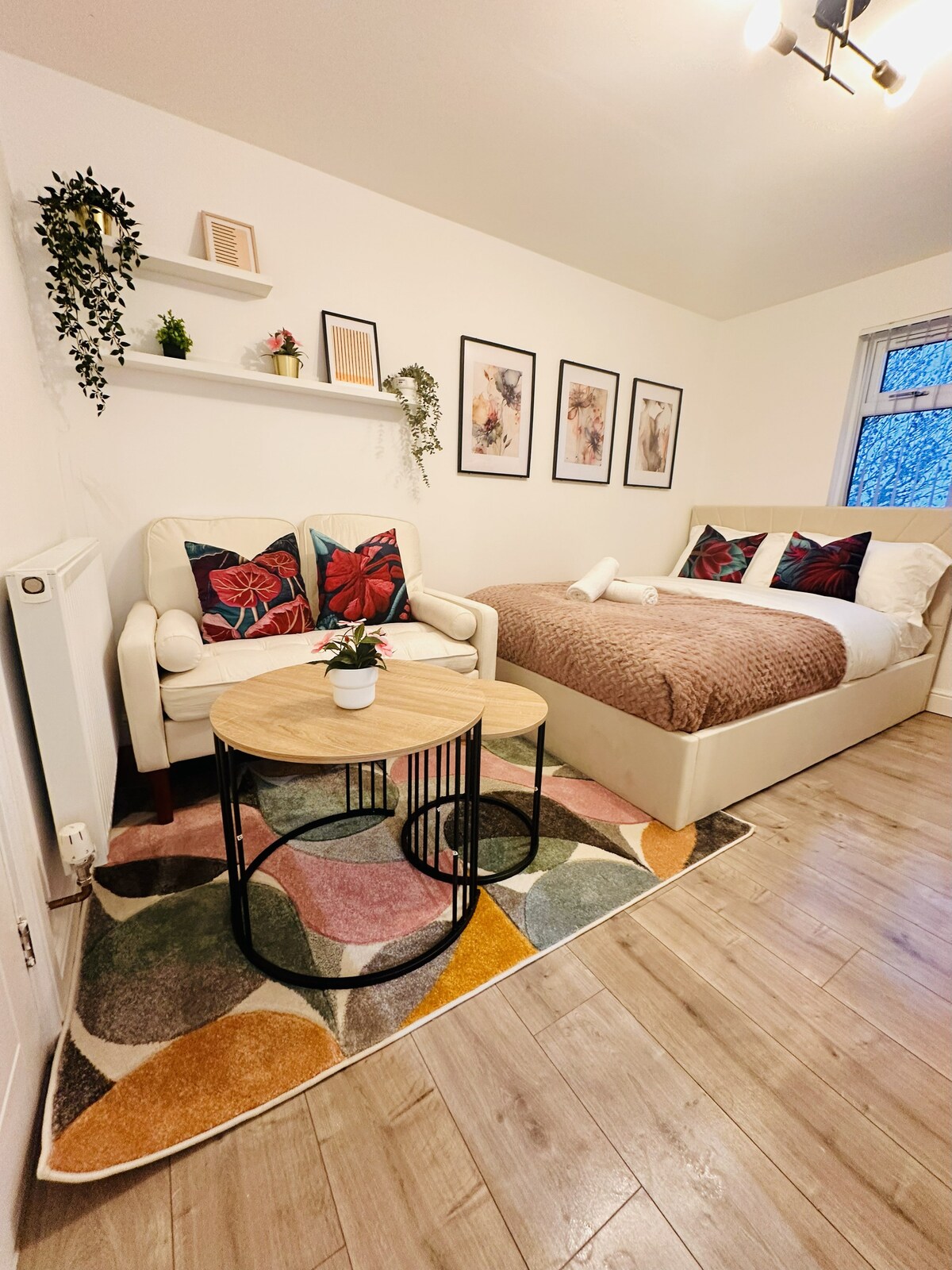 Luxury Private En-Suite self-contained Room by QEH - Houses for Rent in ...