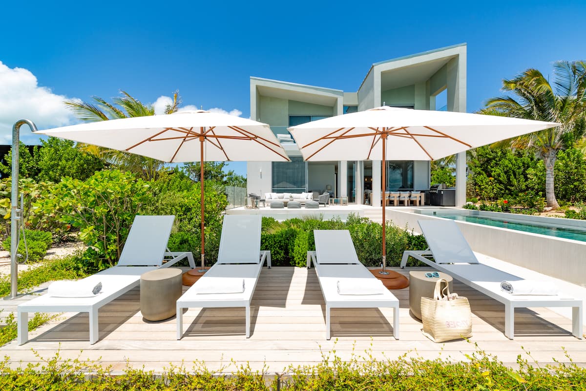 Bask in Sea Views at Suite Near Grace Bay Beach