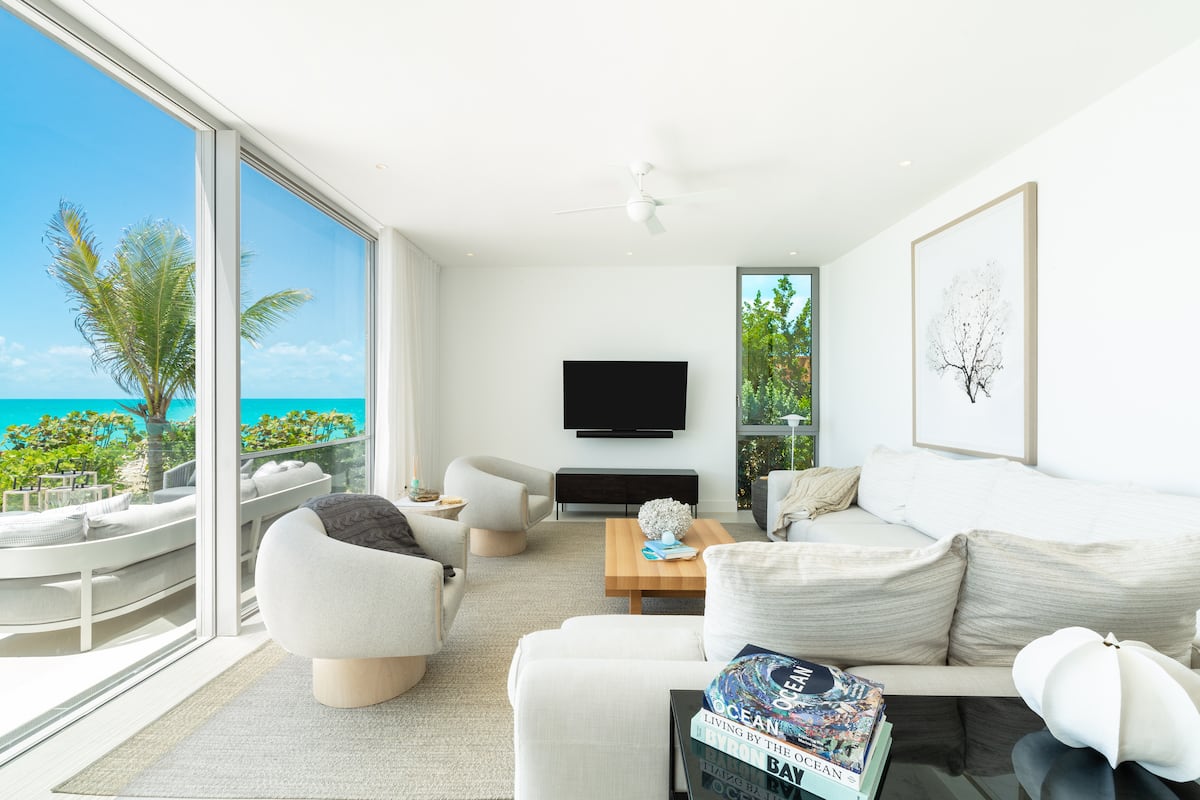 Sea-View Haven Ideal for Stress-Free Vacations