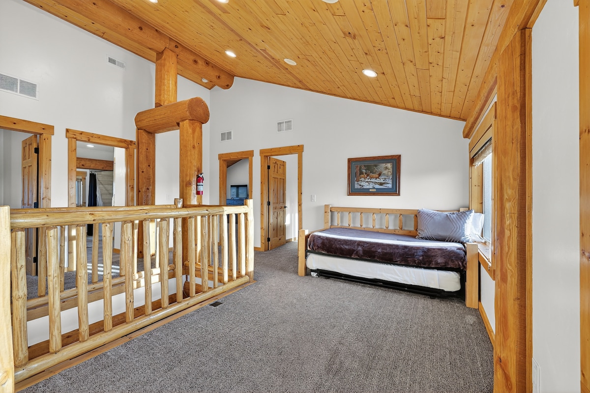 شقة علوية في الطابق العلوي - سريران كاملان (بأسرّة قابلة للطي) 