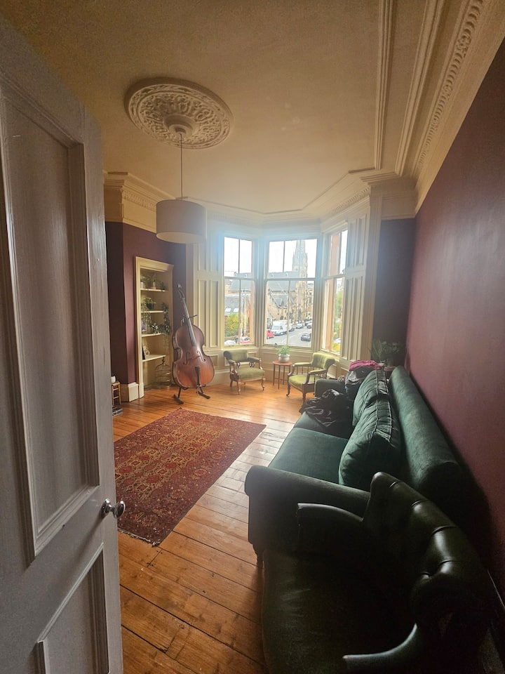 Hip Flat In Great Location, Super Cool Strathbungo - East Kilbride