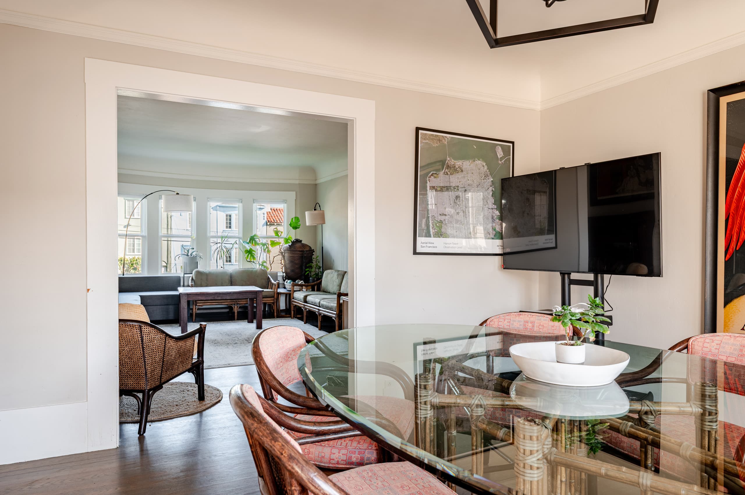 Home in San Francisco · ★4.94 · 3 bedrooms · 6 beds · 1.5 baths - Image 9