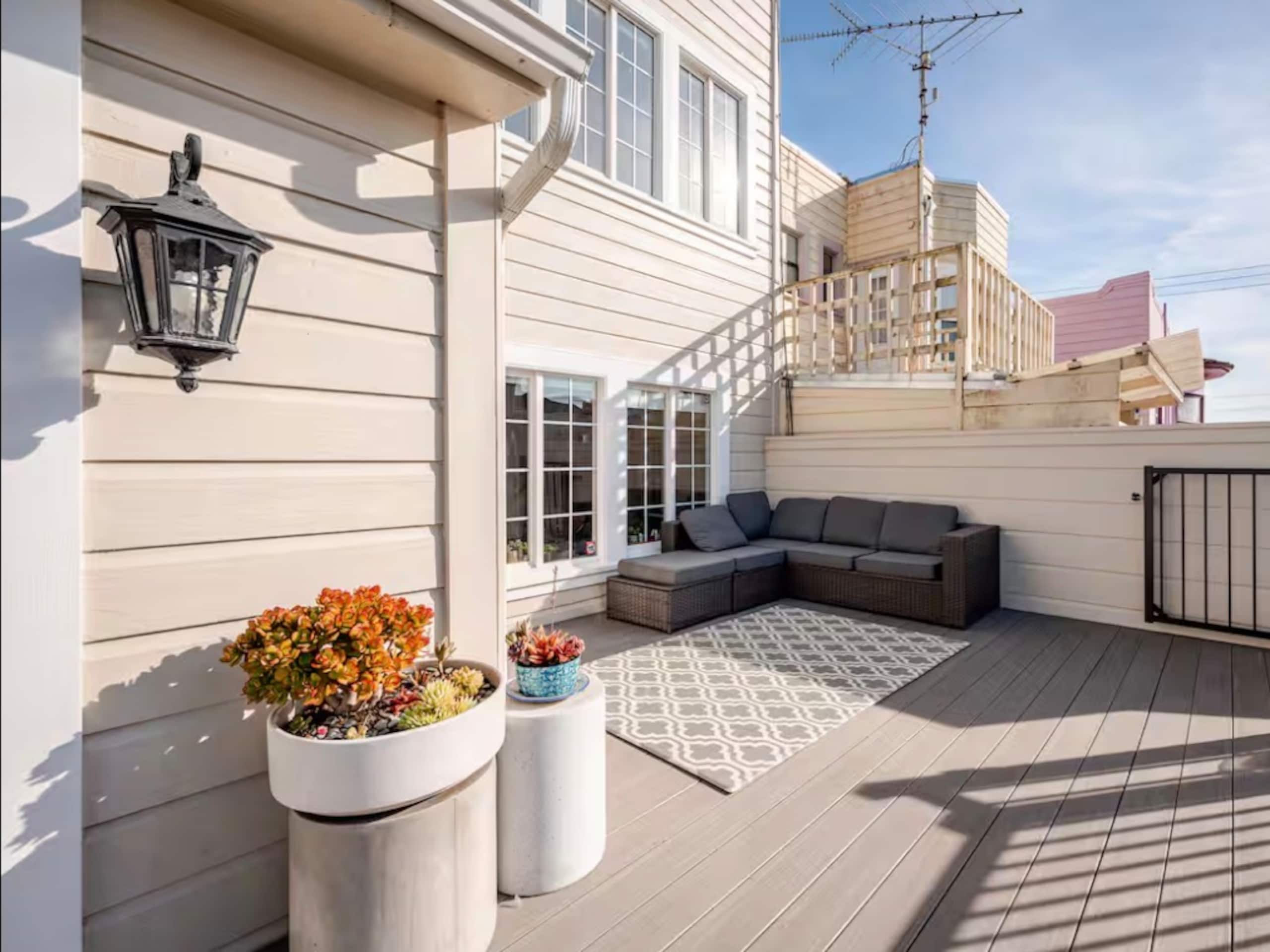 Home in San Francisco · ★4.94 · 3 bedrooms · 6 beds · 1.5 baths - Image 20