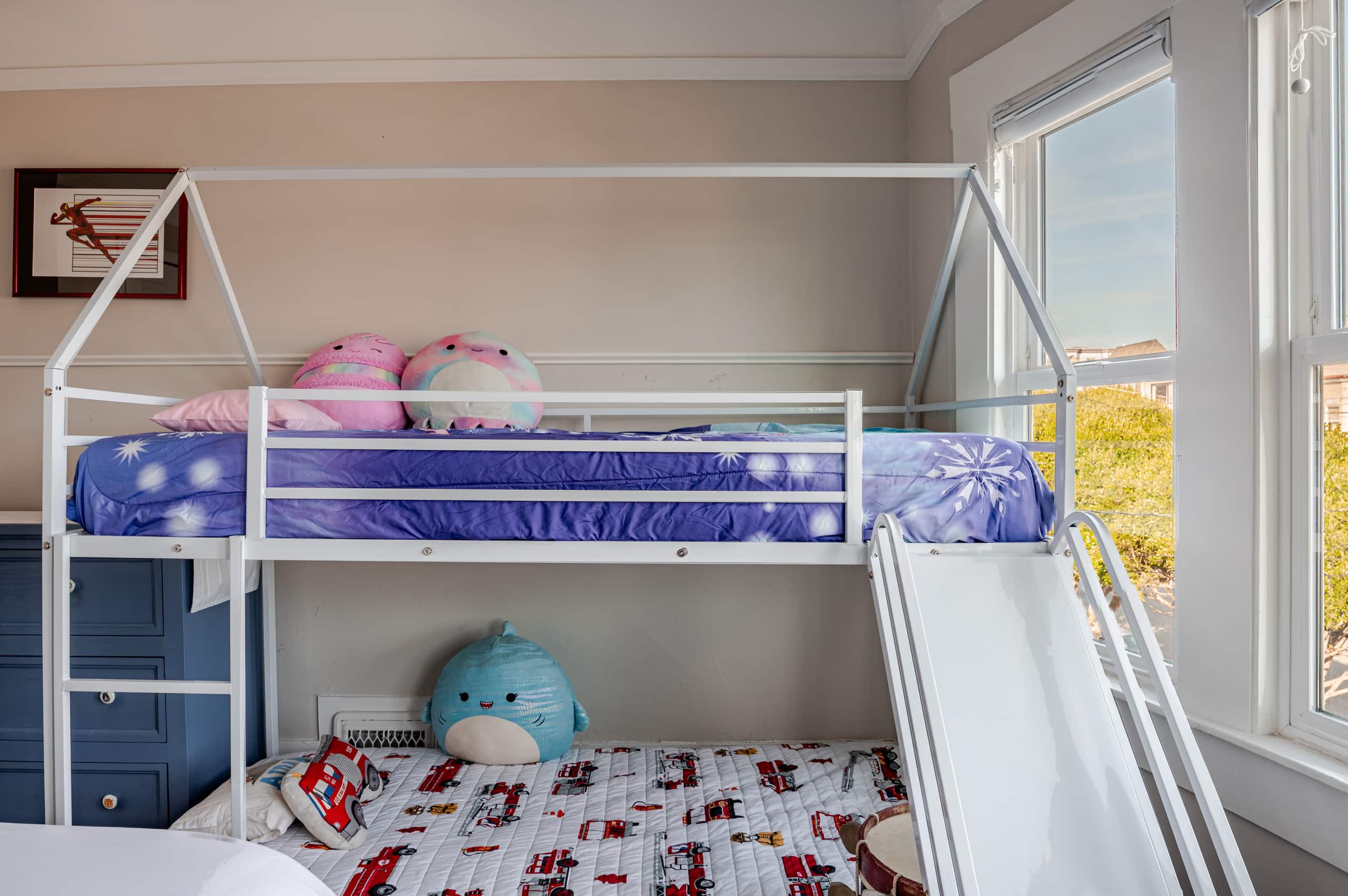 Home in San Francisco · ★4.94 · 3 bedrooms · 6 beds · 1.5 baths - Image 13