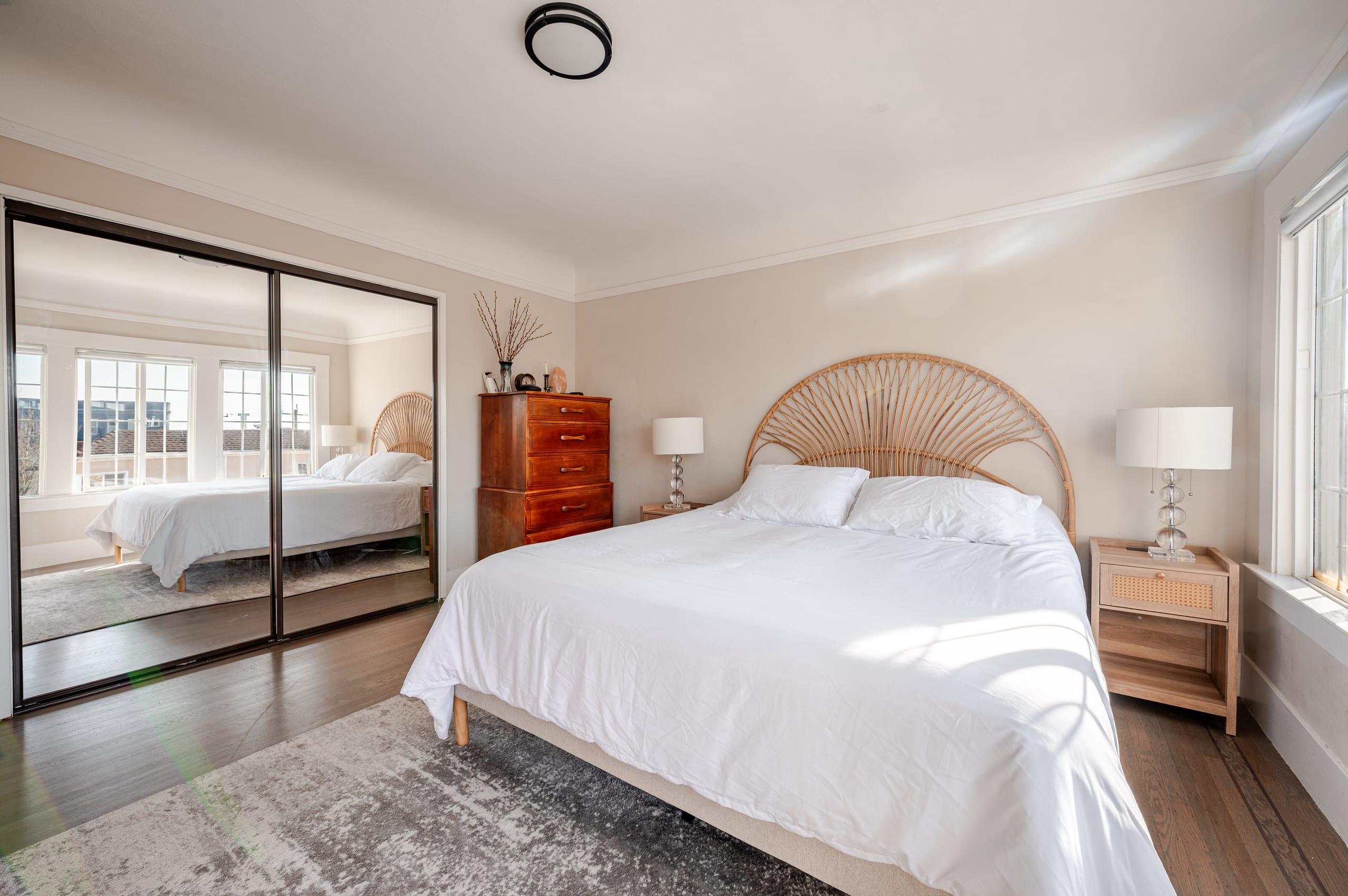 Home in San Francisco · ★4.94 · 3 bedrooms · 6 beds · 1.5 baths - Image 11