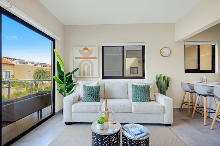 New 1br1ba W/ Balcony @ Gold Coast / Pools / Gym - Aruba