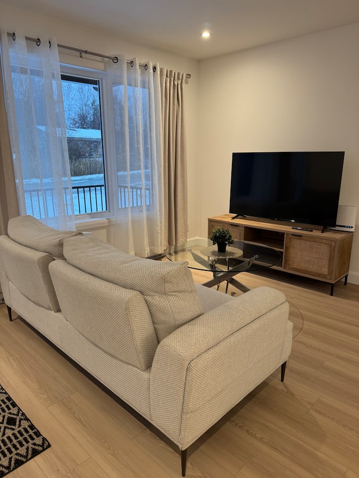 Bel Appartement Neuf Tout éQuipé - Sherbrooke