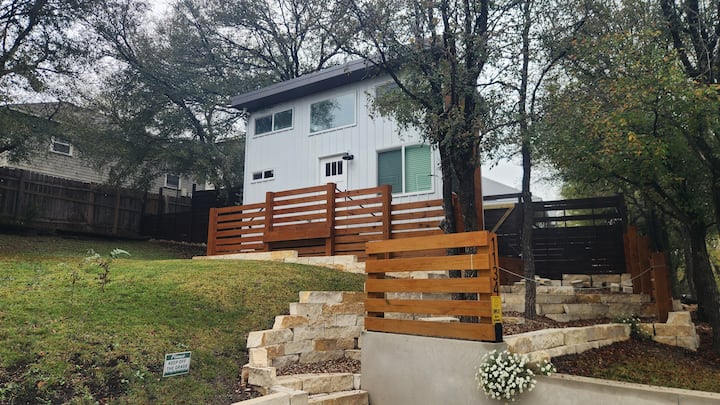 The Tiny Treehouse - Austin, TX