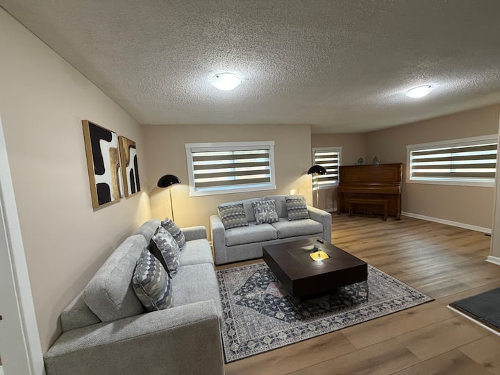 Farm House Getaway
#Star-05173
Event, Party Space - Sylvan Lake, AB
