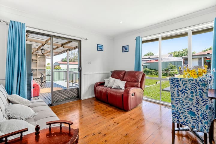 Goulburn Stay With Garden Views & Comfort - Goulburn