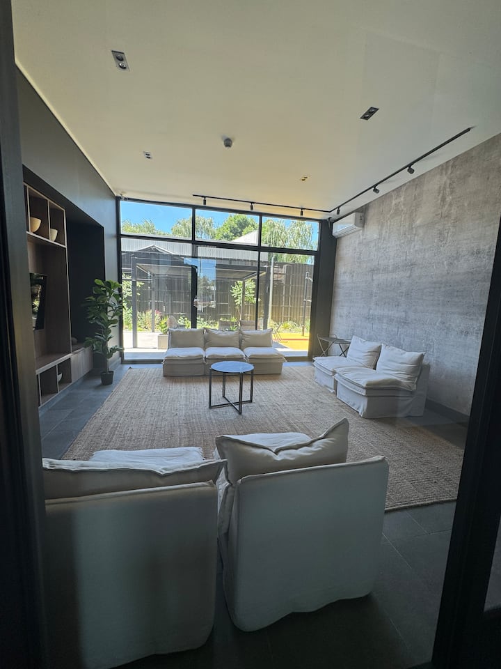 Icono Studio - Los Angeles