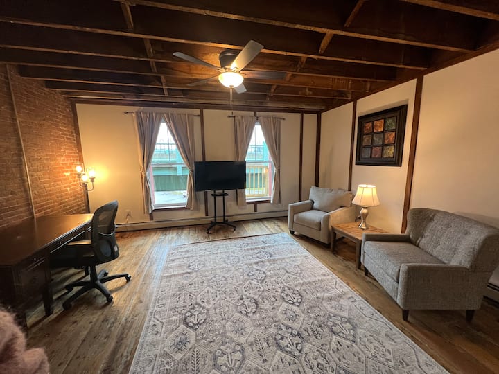 3300 Sqft Downtown Bangor Waterfront Apartment - Bangor, ME
