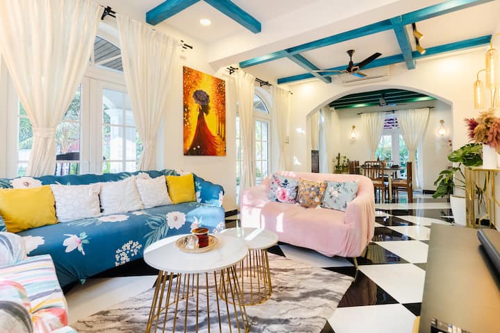 Living room image 5