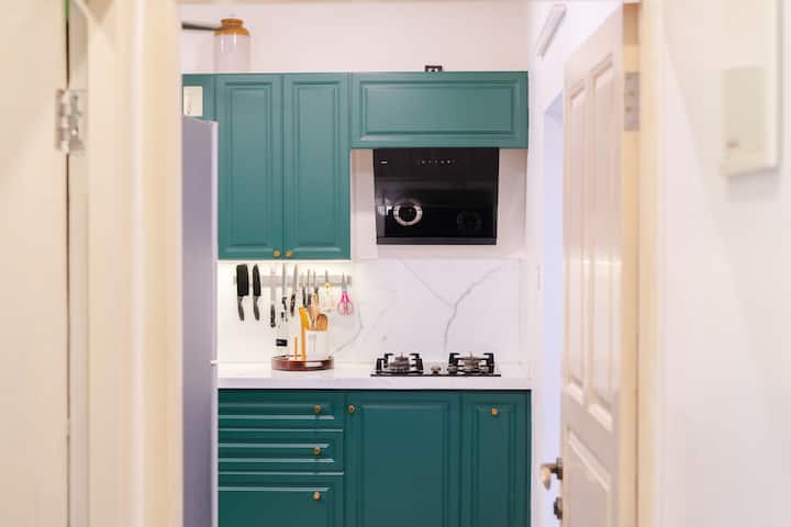 Full kitchen image 1
