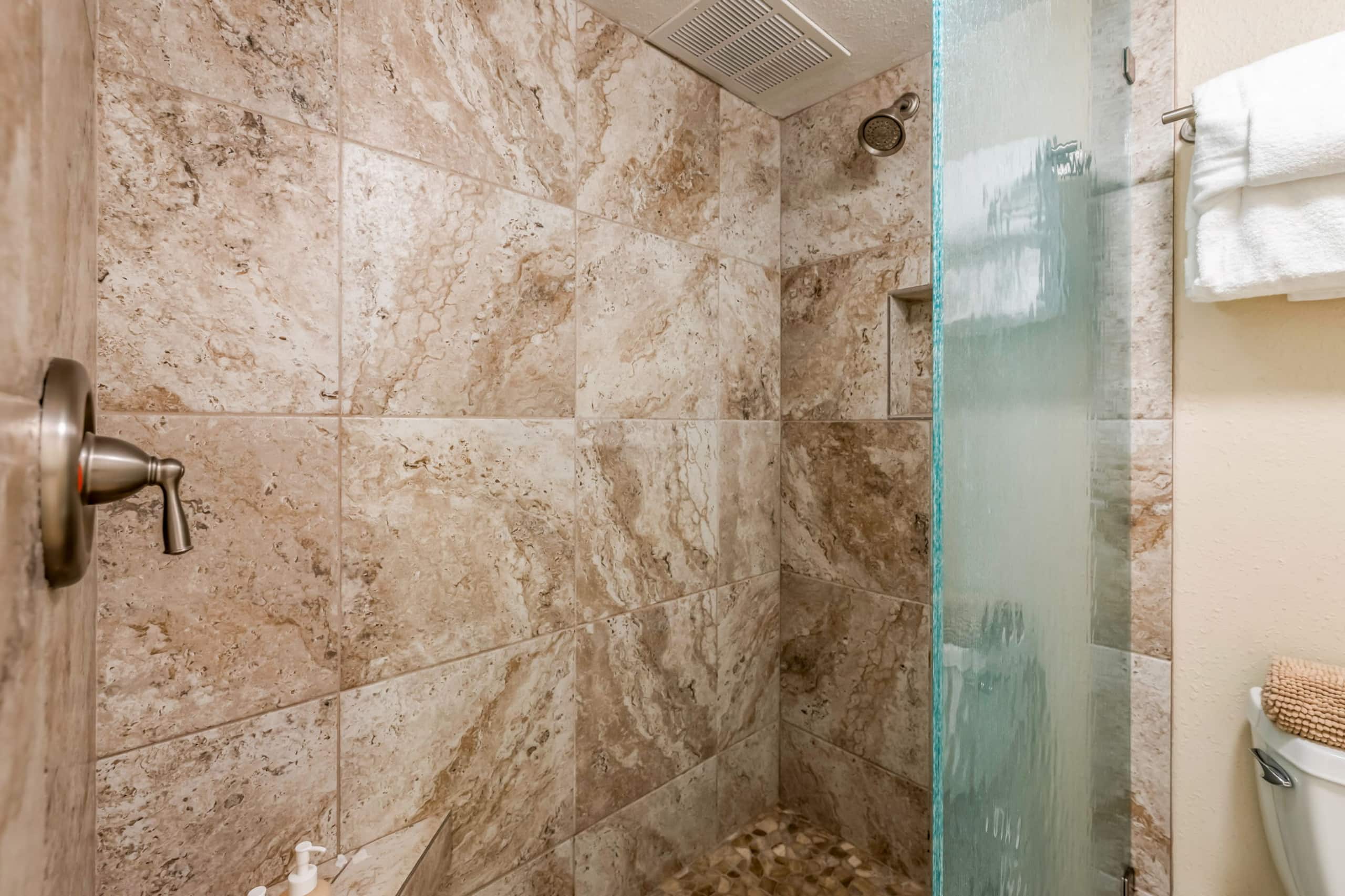 Condo in Kihei · ★4.6 · 1 bedroom · 2 beds · 1 private bath - Image 19