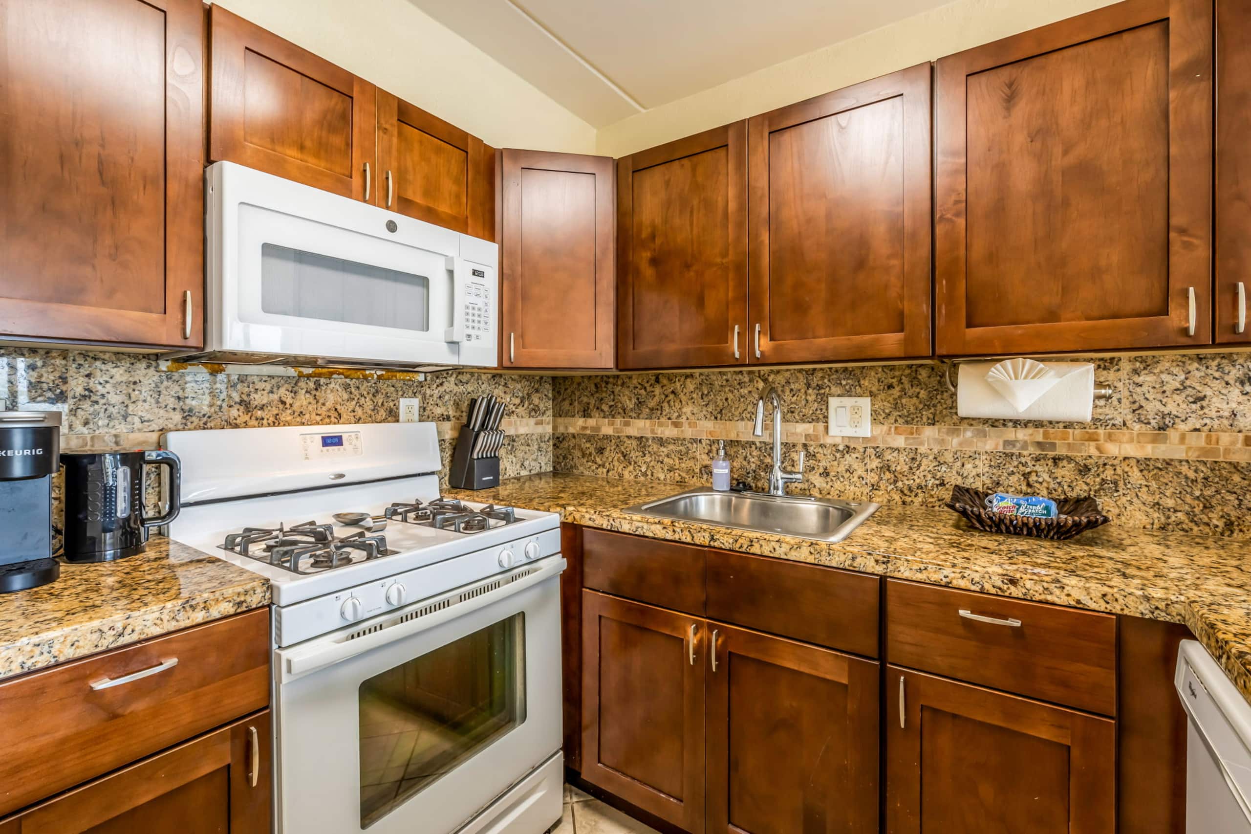 Condo in Kihei · ★4.6 · 1 bedroom · 2 beds · 1 private bath - Image 9