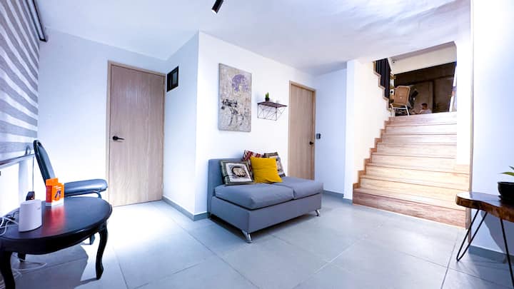 Casa Grande Y Central/baños Privados/wifi/pq Moto/ - Medellín