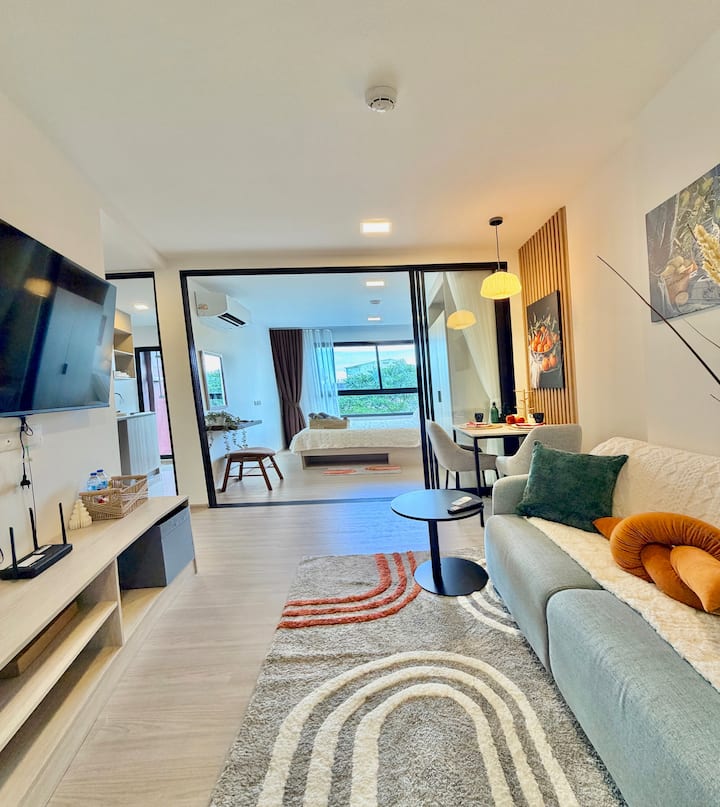 Cozy And Style Condo Near Central Phuket - Phuket