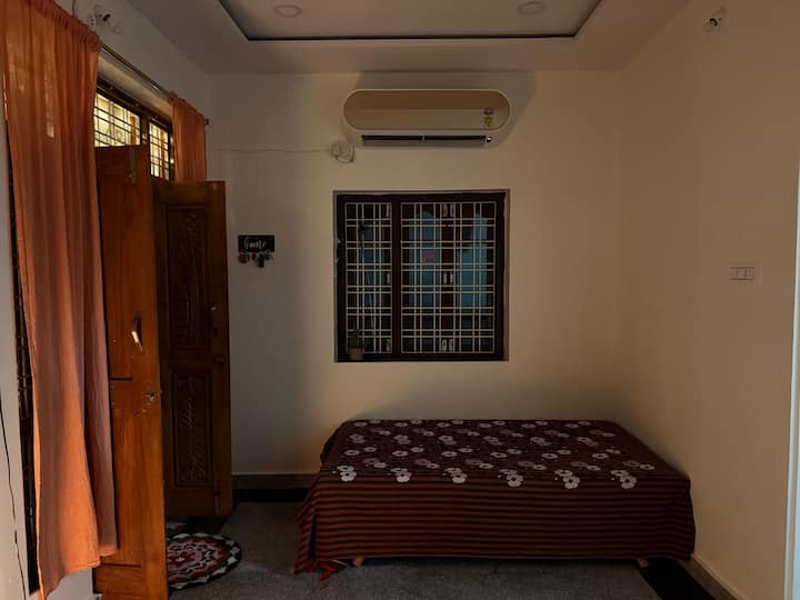 Cozy 1bhk | 25 Mins To Airport | High-speed Wi-fi - Hyderabad