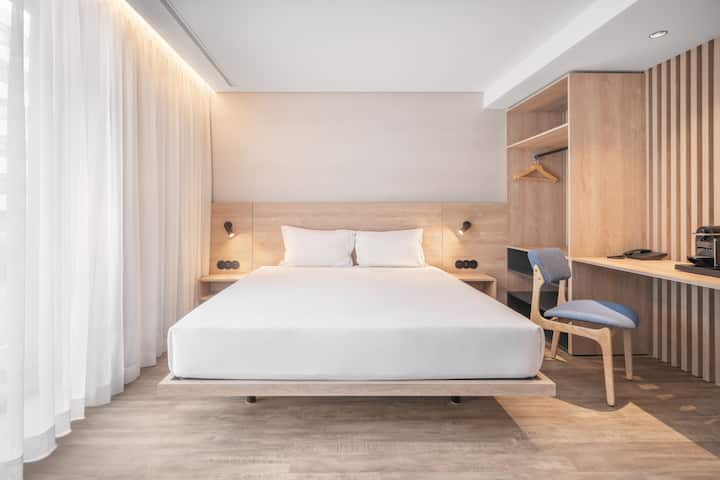 Serviced Apartment In Porto With Balcony - Oporto