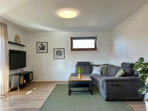 Popular Airbnb listing: 65 m² Apartment with Terrace & Nordkette Views in Vill
