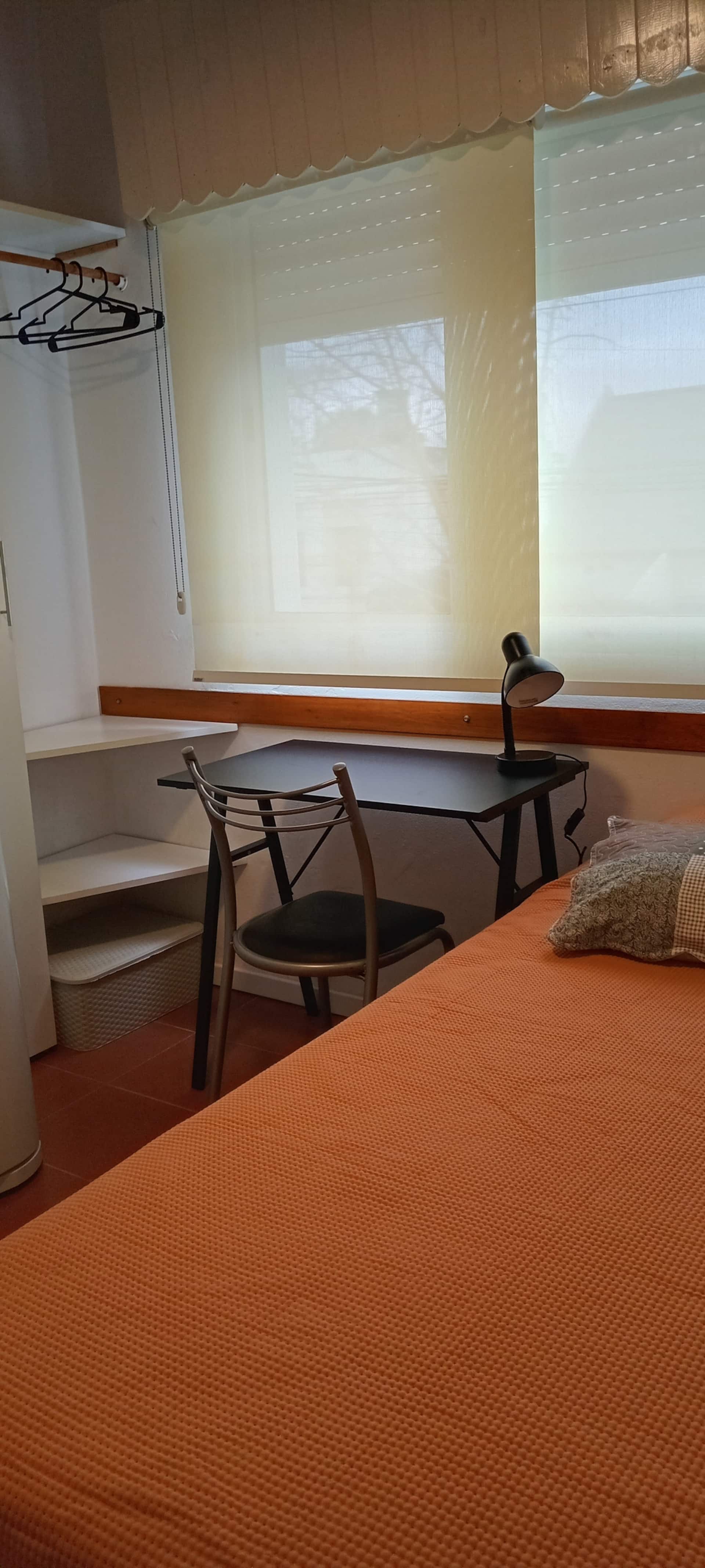 Complete tiny loft indiv. upper floor x stairs!