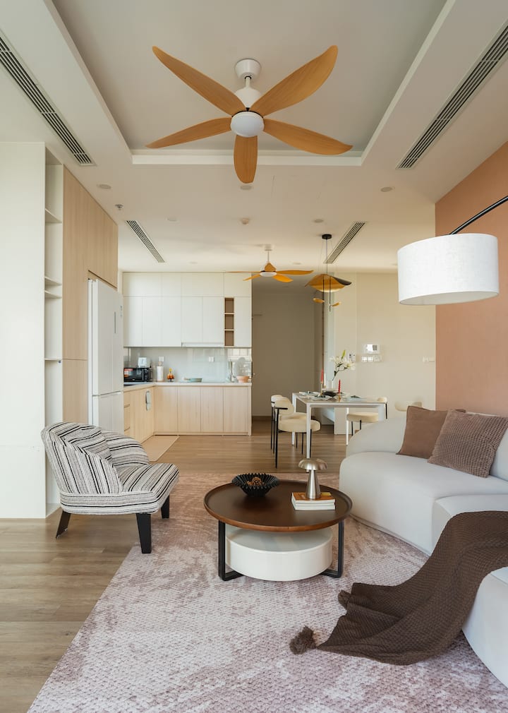 R3 Onsen| Workspace| Panorama Swanlake View |3brs - Vietnam