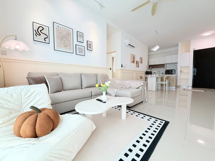Warmcreamystay｜2bed4pax｜twingalaxy 5min Ksl&ciq - Johor Bahru