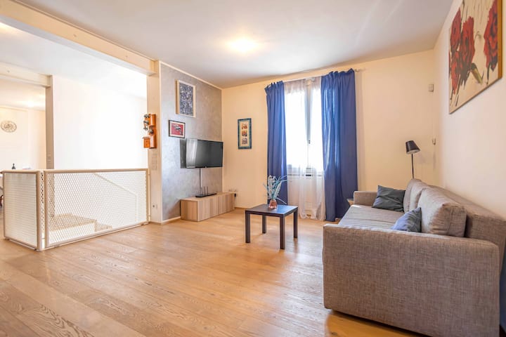 Appartamento "San Genesio" Balcone E Posto Auto. - Empoli