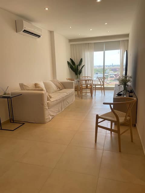 Top performing Airbnb: Brand new building with amenities in the center. in Departamento Formosa