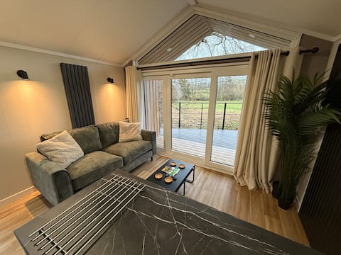 Top performing Airbnb: Willow - Luxury Private Escape in Shropshire