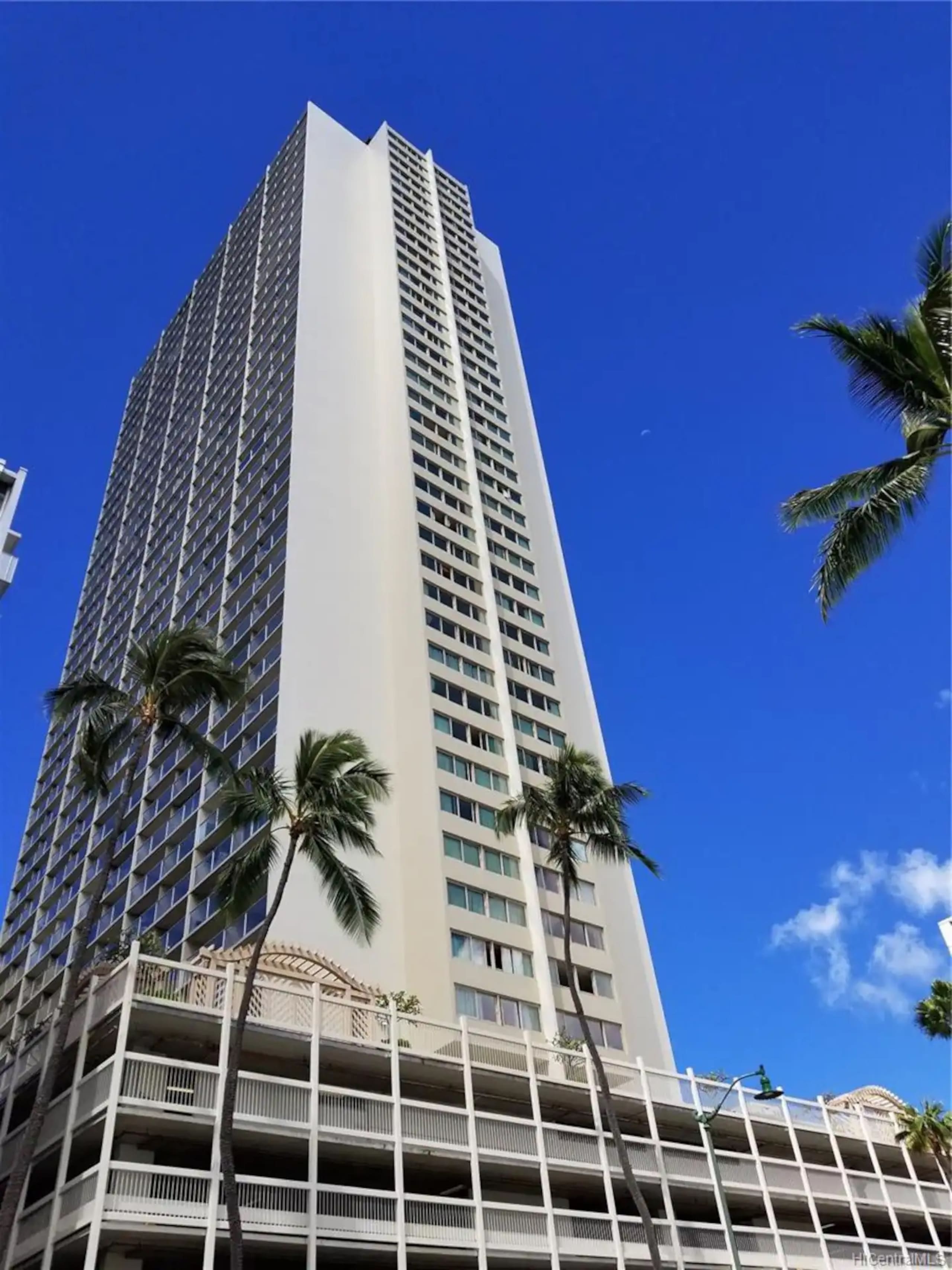 Renovated Modern King Studio w/ Canal View Balcony - Image 16
