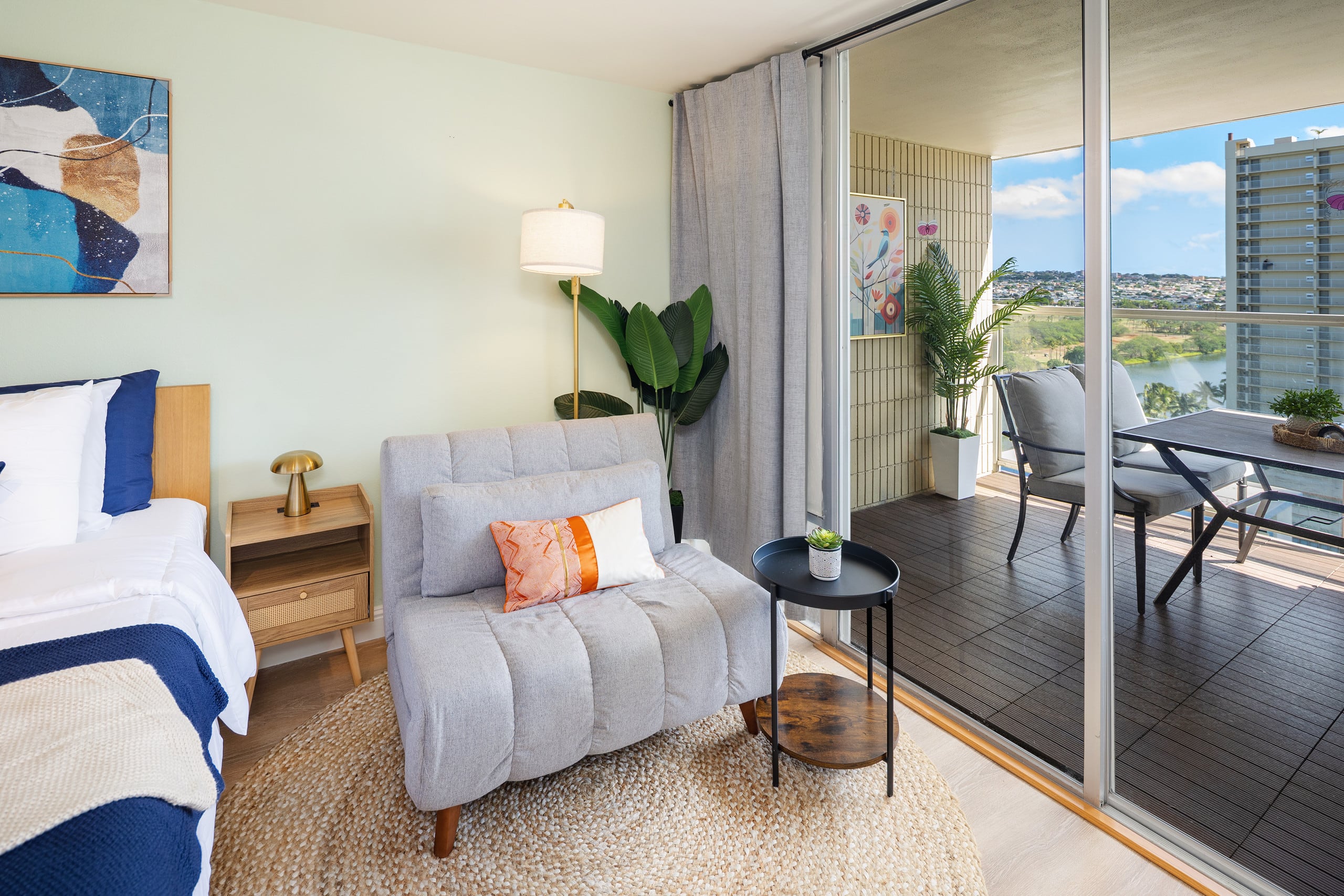 Renovated Modern King Studio w/ Canal View Balcony - Image 26