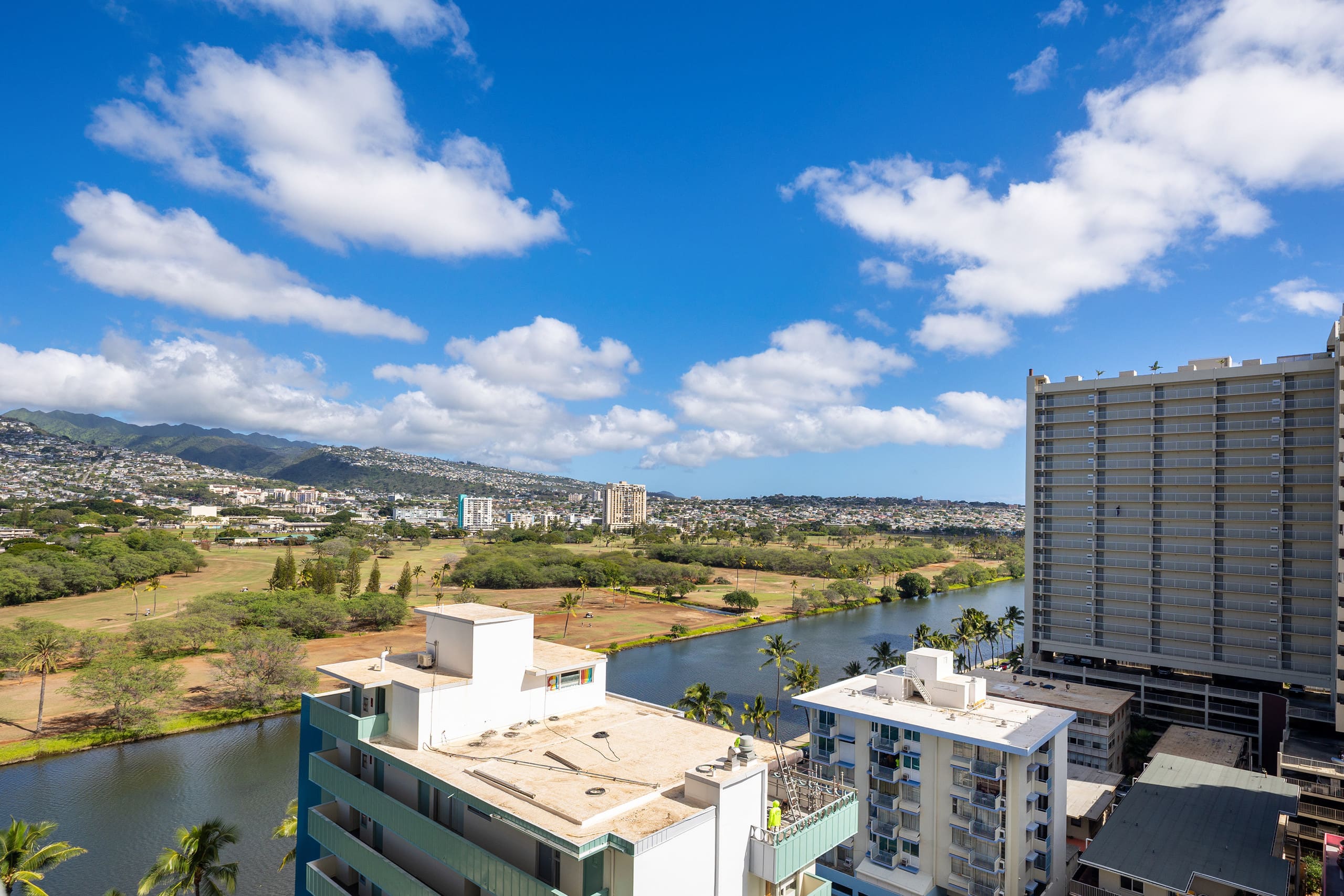 Renovated Modern King Studio w/ Canal View Balcony - Image 27
