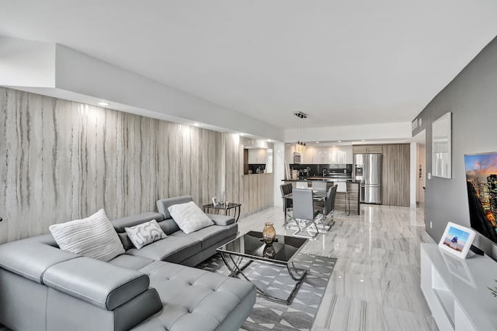 Sunny Isles Resort | Beach, Pool, Games & Gym - Sunny Isles Beach