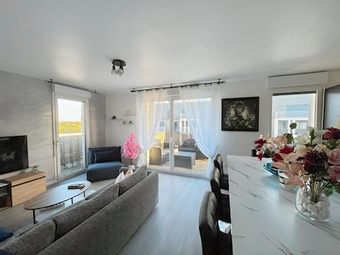 Top performing Airbnb: Magic Cosy Home Disney • Close to RER • EV Parking in Montévrain