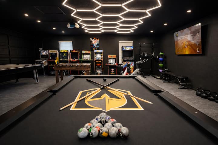 8br Strip View, Golf, Pool Spa, Sauna, Gym & Games - Las Vegas, NV