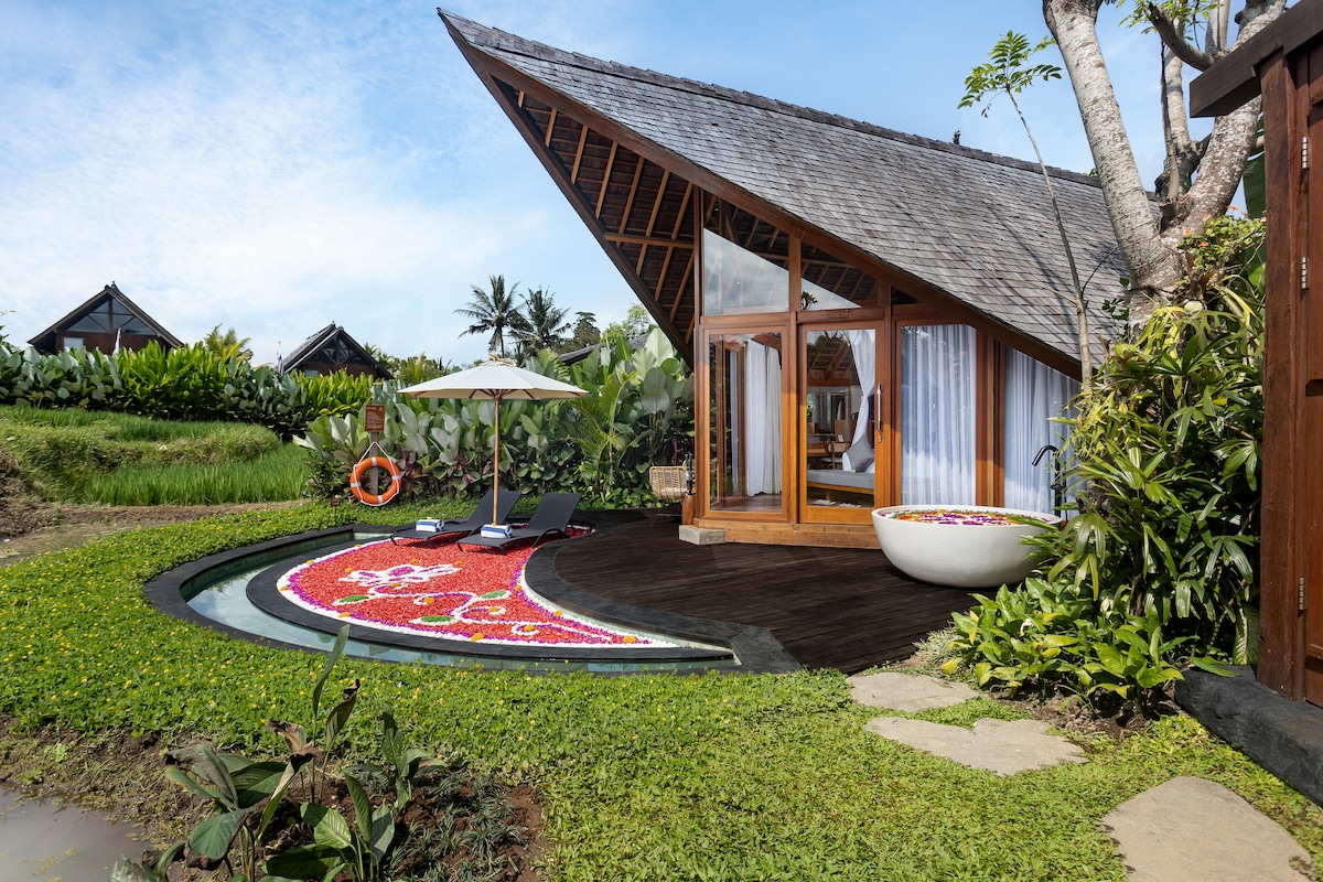 Villa in Gianyar · 1 bedroom · 1 bed · 1 private bath, сопоставимый объект Airbnb