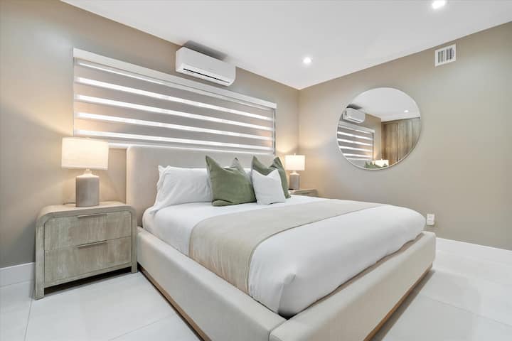 4. guļamistaba – 1 divguļamā gulta (King), iebūvēts skapis