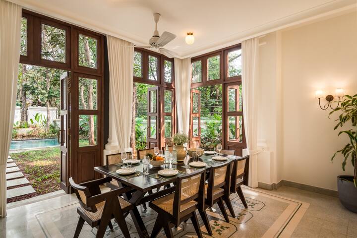 Dining area image 1