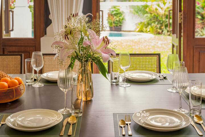 Dining area image 3