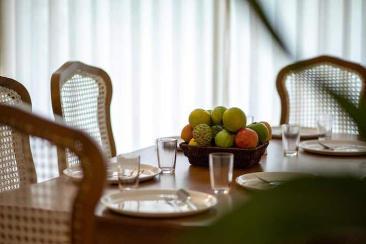 Dining area image 2