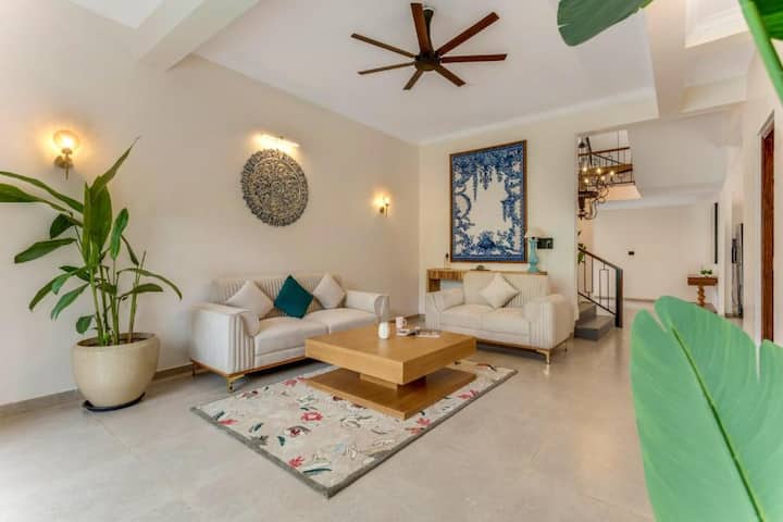 Living room image 3