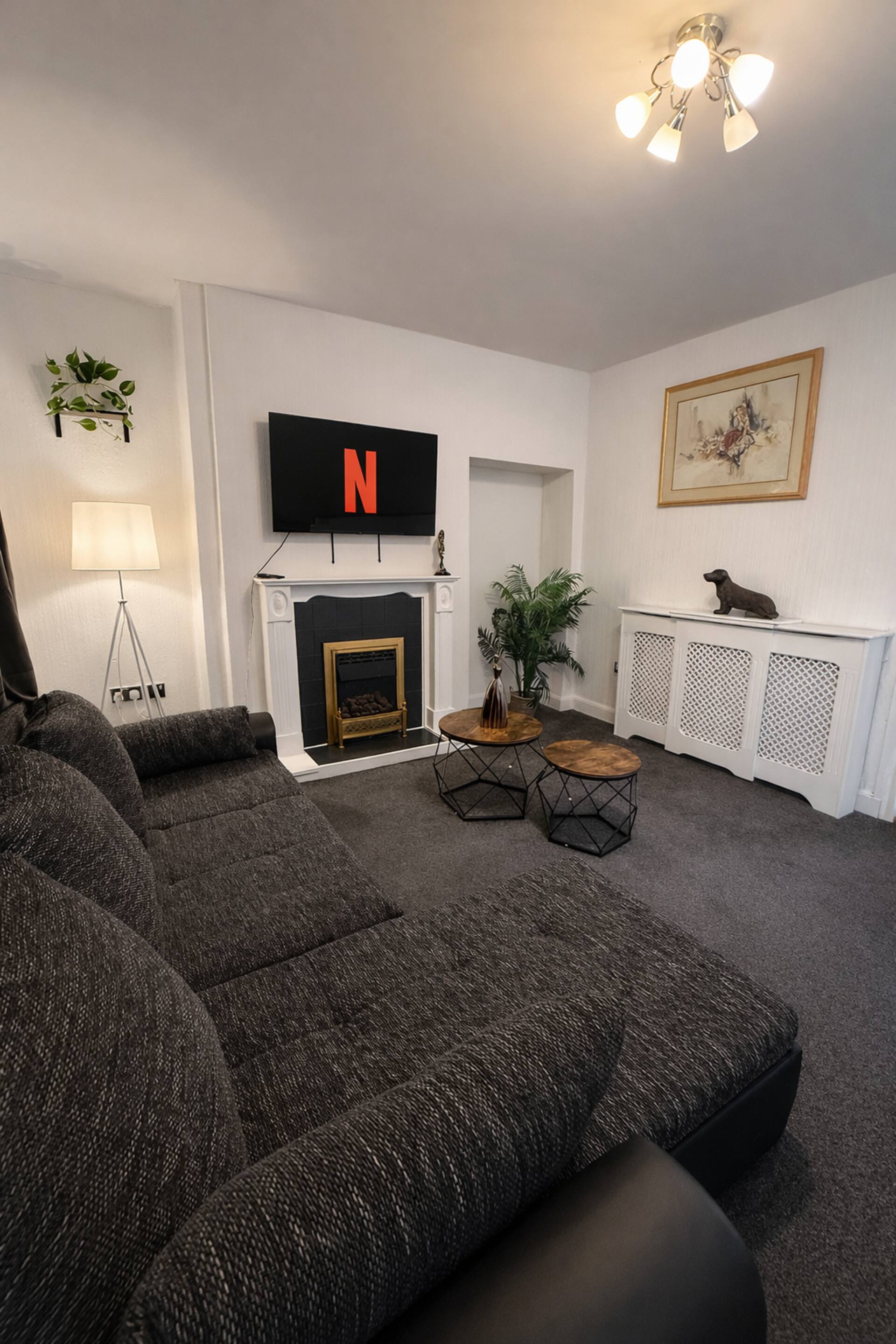 Long Stay Contractors 3 BR House | Airport HS2 NEC