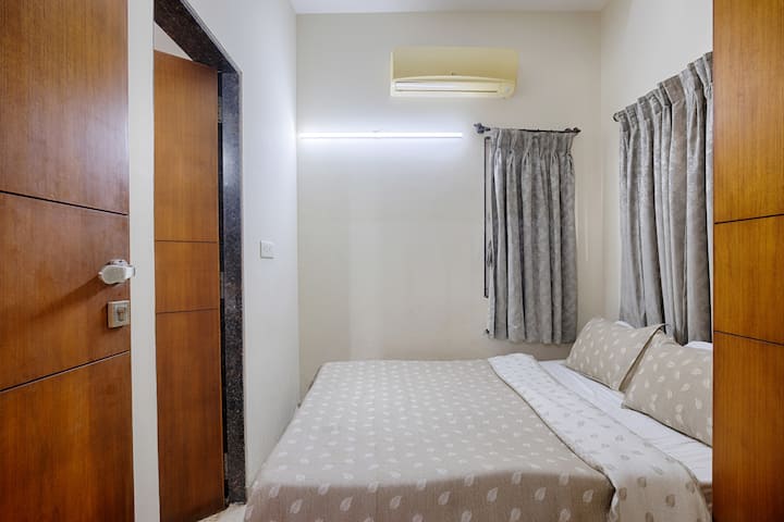 Bedroom 5 image 3