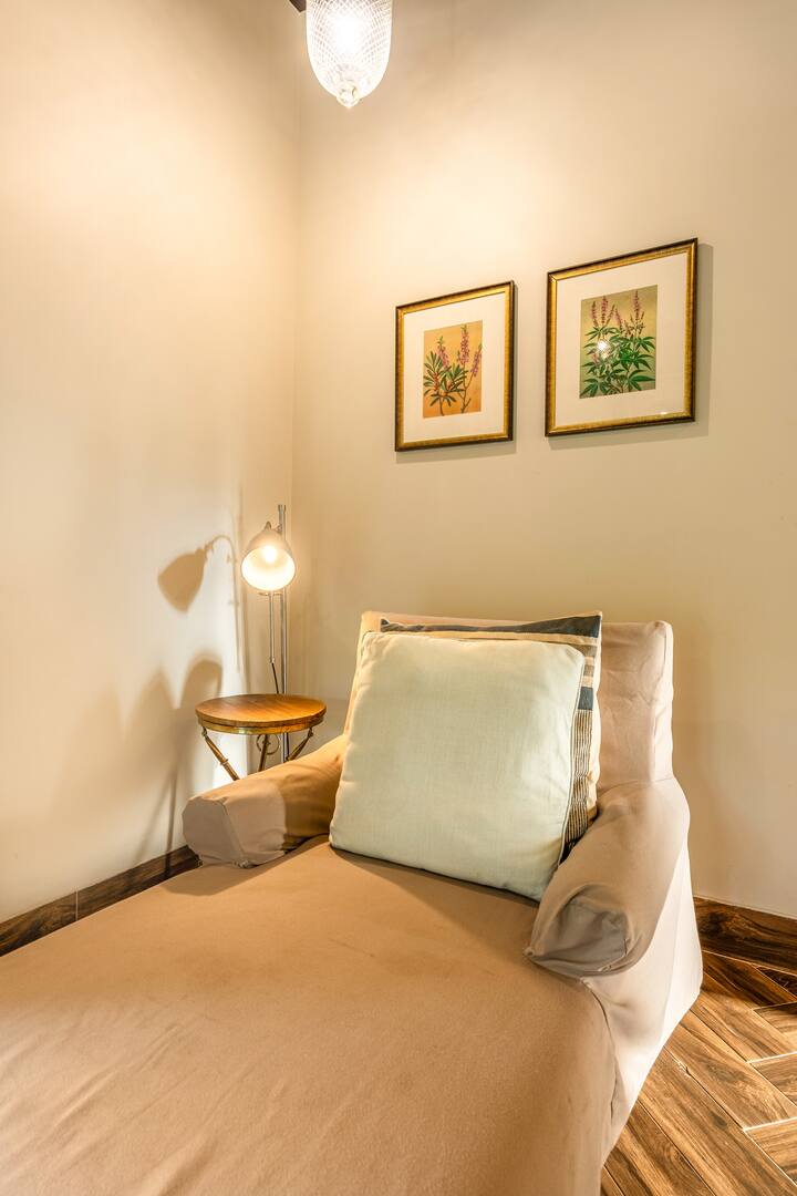 Bedroom 1 image 2