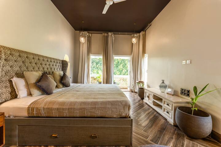 Bedroom 1 image 3