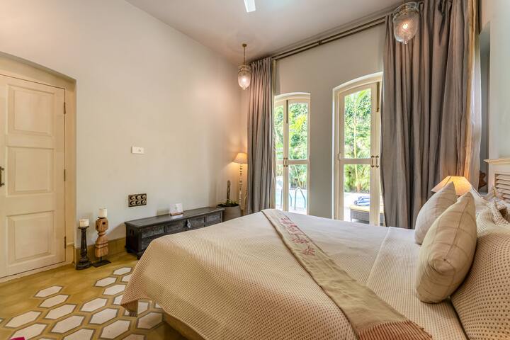 Bedroom 1 image 4